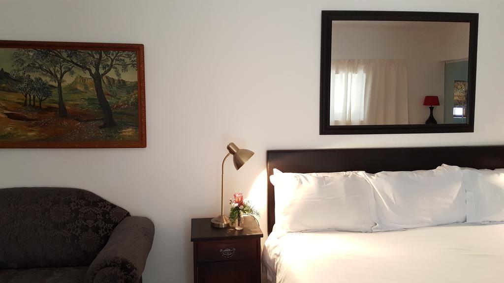 Camdeboo Cottages Graaff-Reinet Dış mekan fotoğraf